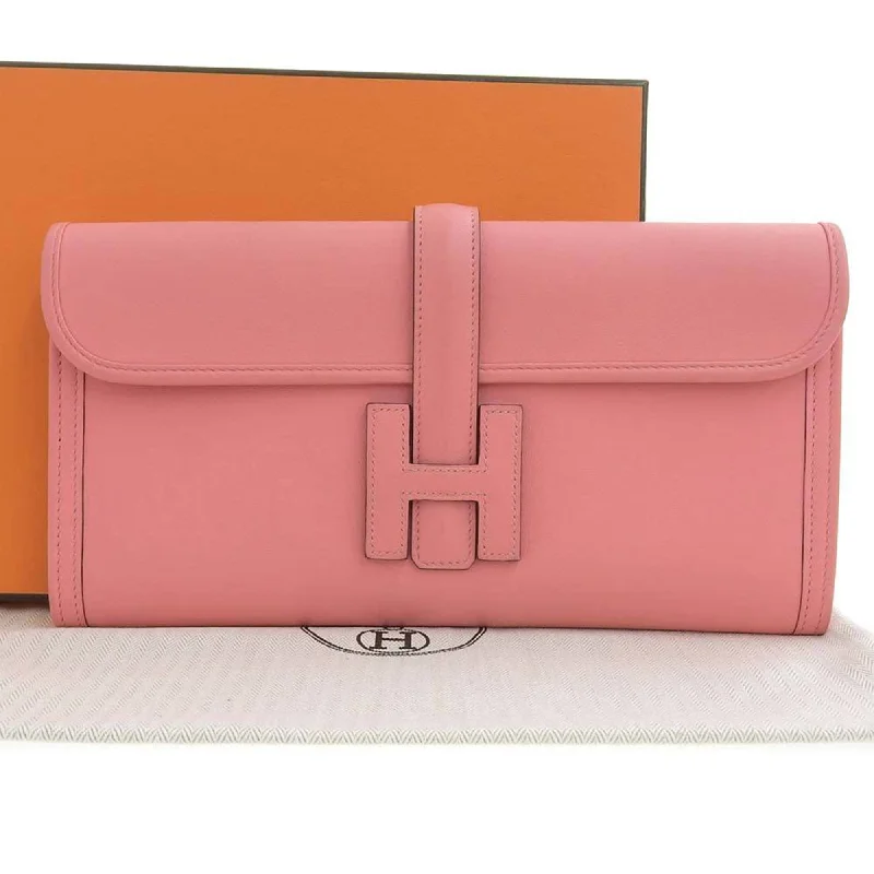 Small handle bags perfect for quick trips -Hermes  Swift Leather Clutch Bag (Pre-Owned)