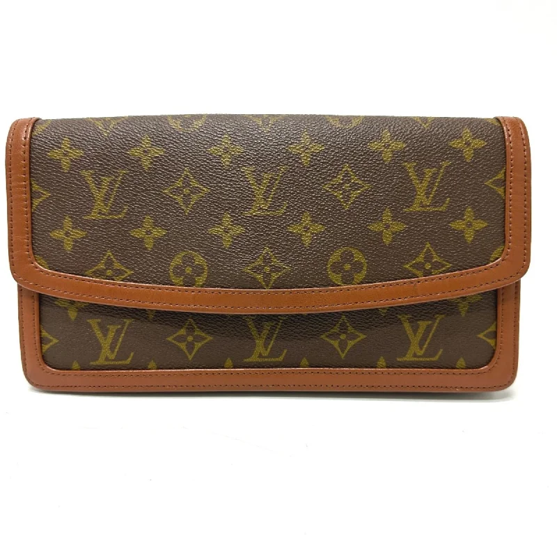 Handle bags with subtle embroidery for detail -Louis Vuitton  Other Clutch Bag (Pre-Owned)