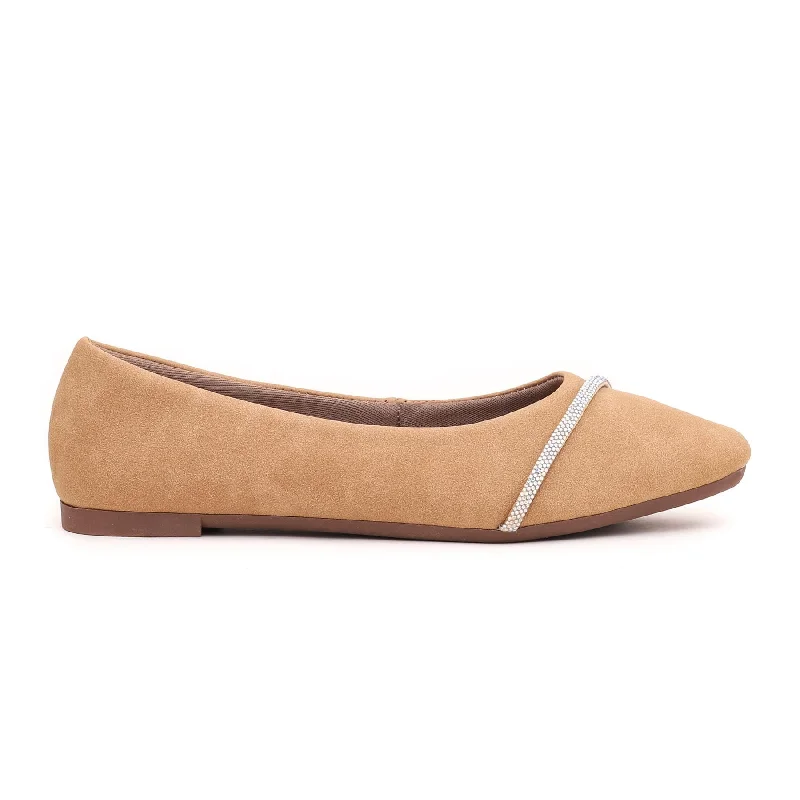 Ladies shoes with matte finishes stay subtle -Beige Pumps WN0889