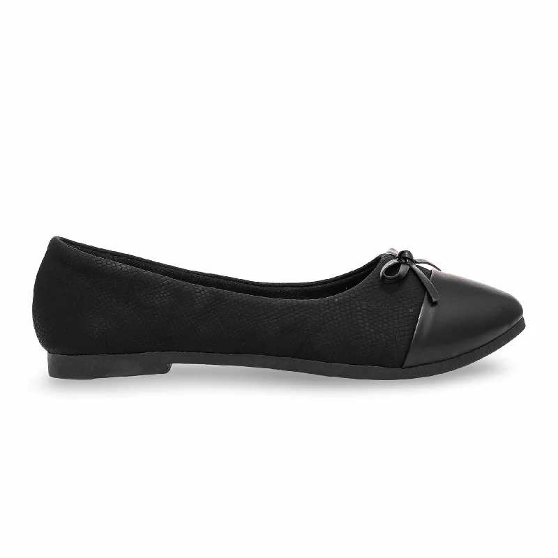 Ladies shoes featuring patent leather gleam nicely -Black Pumps WN1075