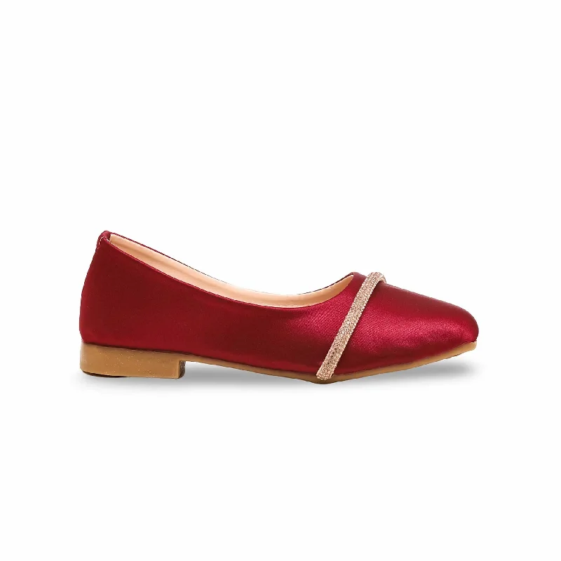 Ladies shoes with shiny finishes reflect light -Girls Maroon Formal Pumps KD2426