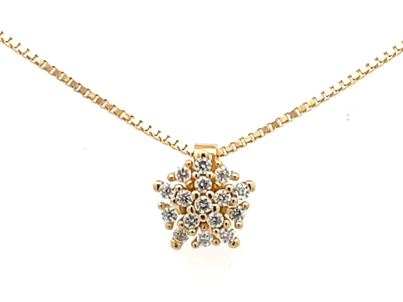 Necklaces and pendants with infinity love symbols for an eternal, romantic gesture-Diamond Star Necklace in 18k Yellow Gold